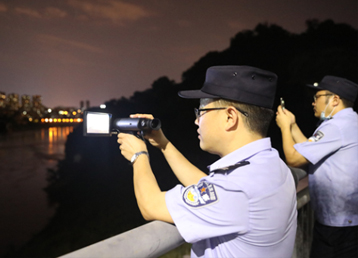 Le rôle des dispositifs de vision nocturne et de l'imagerie thermique dans les patrouilles nocturnes de l'application de la loi sur les pêches